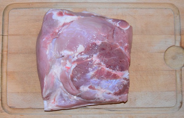 Schinken-aus-der-Schweineschulter